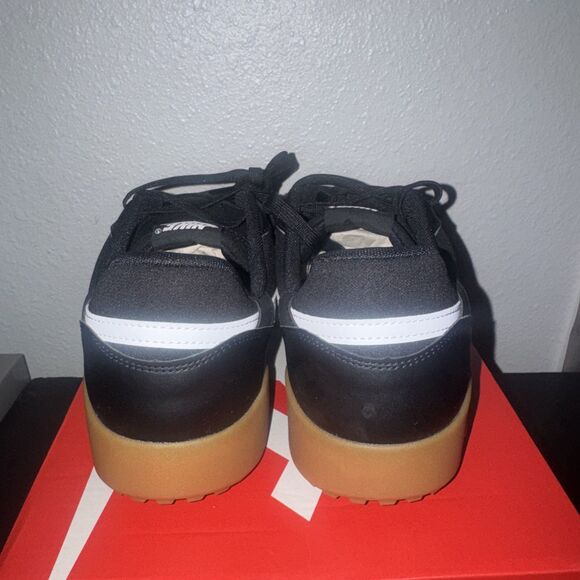 NWOB Nike Terra Manta Sneakers Mens 9.5 Black White Gum Light Brown HQ4502-006